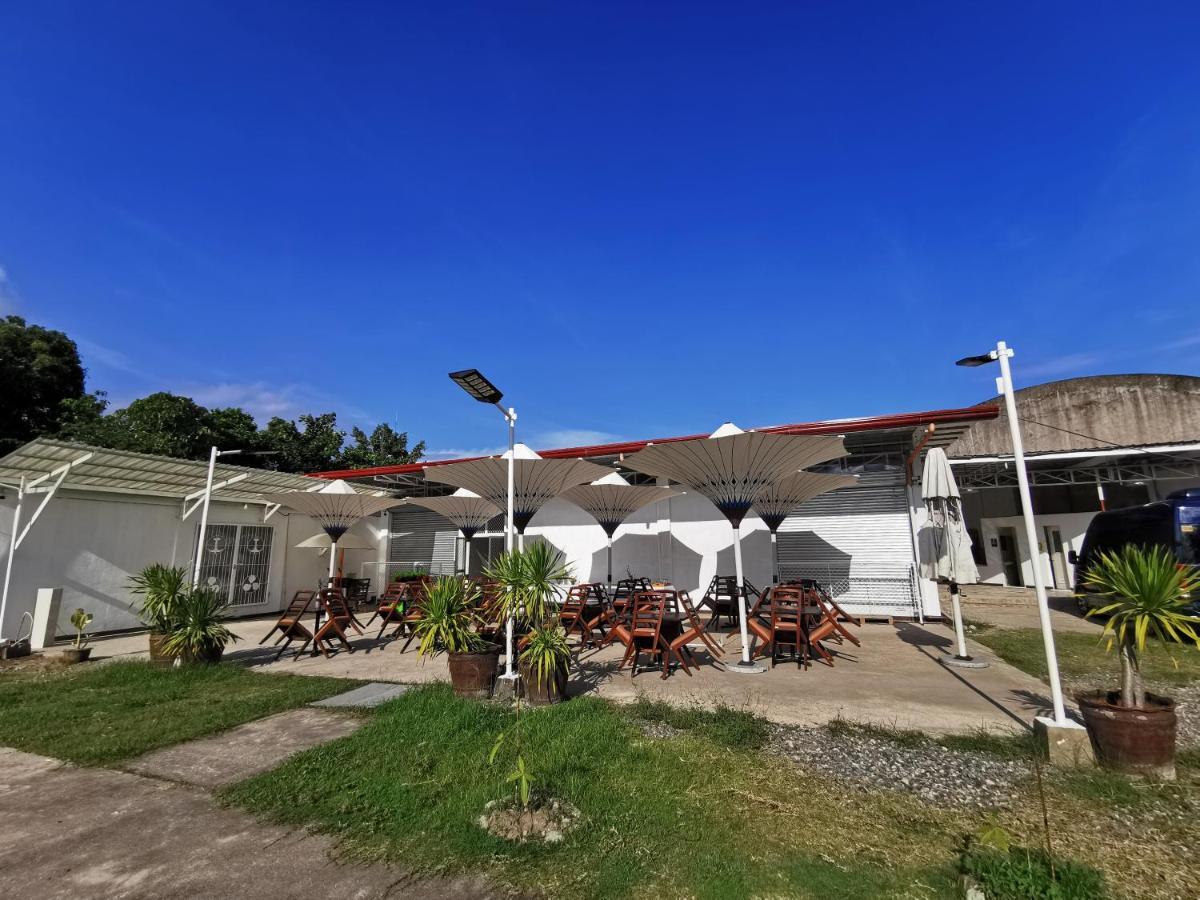 E&R Airport Hotel Dumaguete City Exterior foto